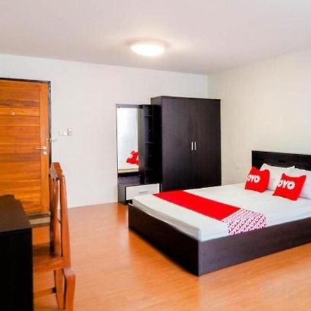 โอโย 935 เดอะ ปาล์ม อพาร์ตเมนต์ Hotel กรุงเทพมหานคร ภายนอก รูปภาพ
