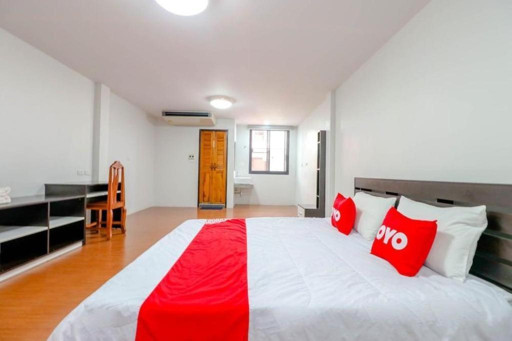 โอโย 935 เดอะ ปาล์ม อพาร์ตเมนต์ Hotel กรุงเทพมหานคร ภายนอก รูปภาพ